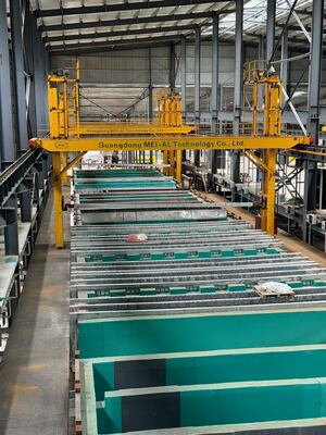 ราคาดี 750T / M ความจุ อัตโนมัติแนวราบสาย anodizing สําหรับ 6061-6063 อลูมิเนียมสกัด ออนไลน์
