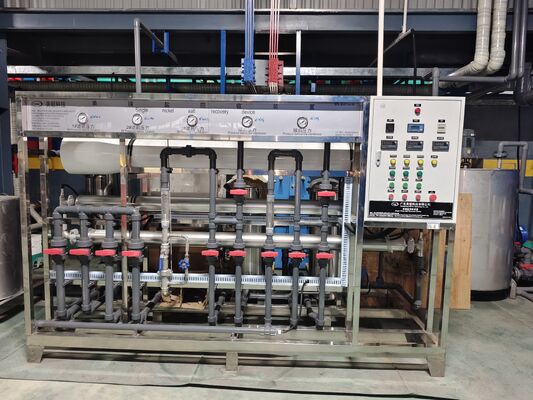 ราคาดี 1200 ตัน/เดือน ผลิต 8-12μm ความหนาของฟิล์ม 6500mm ความยาวโปรไฟล์สูงสุด สายการผลิต anodizing สําหรับการรักษาพื้นผิวอลูมิเนียม ออนไลน์