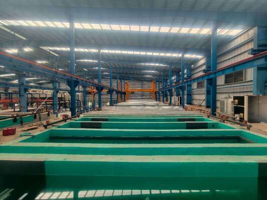 ราคาดี MEI-AL 500 ตัน / เดือน อุปกรณ์สาย anodizing ปรับควบคุม PLC แบบอัตโนมัติเต็มที่ ความหนาของแผ่น 5-25 μm ออนไลน์