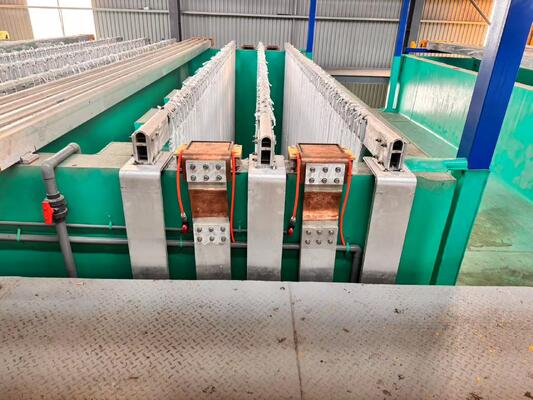 ราคาดี MEIAL สาย anodizing คู่มือที่มีระบบกระถาง PP ราคาต่ําที่คอมแพคต์สําหรับตัวอย่าง R & D ชุดเล็กและการทําต้นแบบหลายสี ออนไลน์
